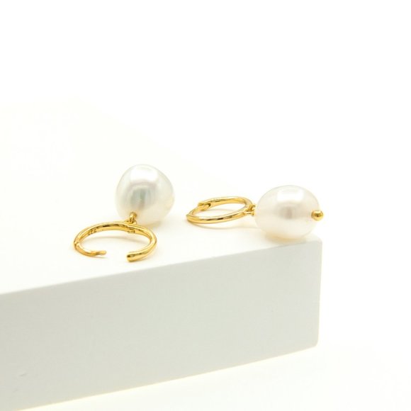 olamiie Jewelry - Cordelia 18K Gold Vermeil Natural Pearl Earrings